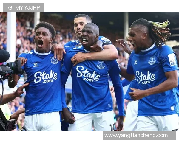 切尔西与纽卡斯尔激战正酣比分悬念引发球迷热议 切尔西与纽卡斯尔激战正酣比分悬念引发球迷热议