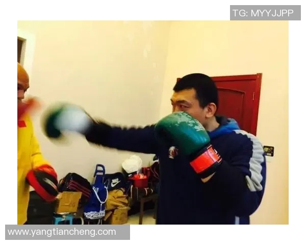 张君龙与董泰山的巅峰对决谁将成为新一代的王者之争