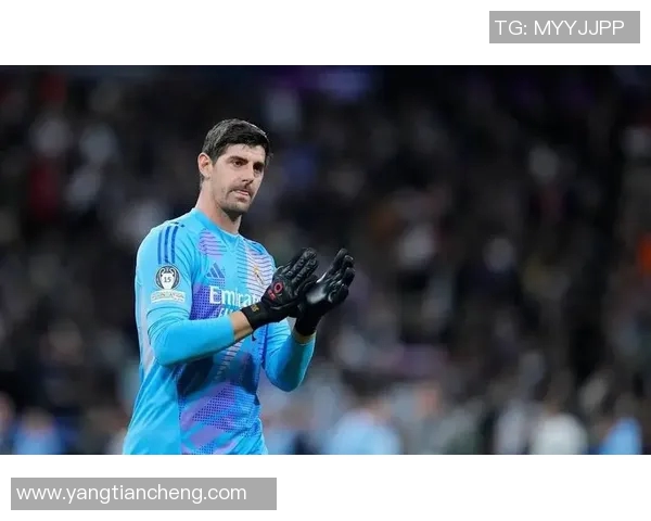 库尔图瓦：从守门员到足球传奇的成长之路与辉煌成就分析