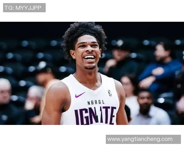 斯库特亨德森的崛起之路：从青涩新星到篮球界的未来之星