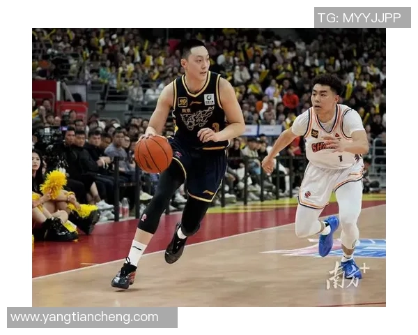 2017年CBA季后赛上海队对决广东队精彩回顾与赛场瞬间分析