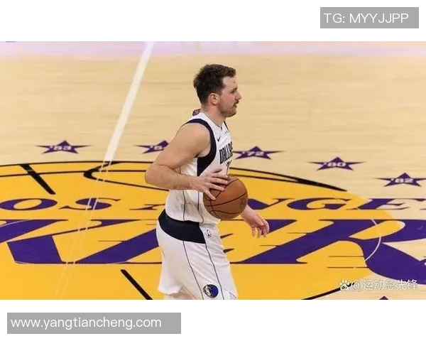 东契奇狂砍73分刷新现役得分纪录独行侠力克太阳终结其11连胜