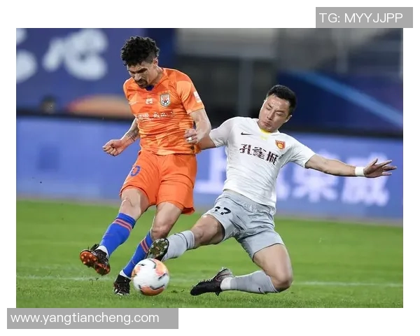 庆南队与山东鲁能泰山的激烈对决展现中超联赛的精彩与魅力