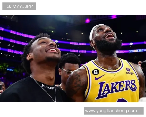 詹姆斯父子同场竞技在即布朗尼正式宣布参与NBA选秀